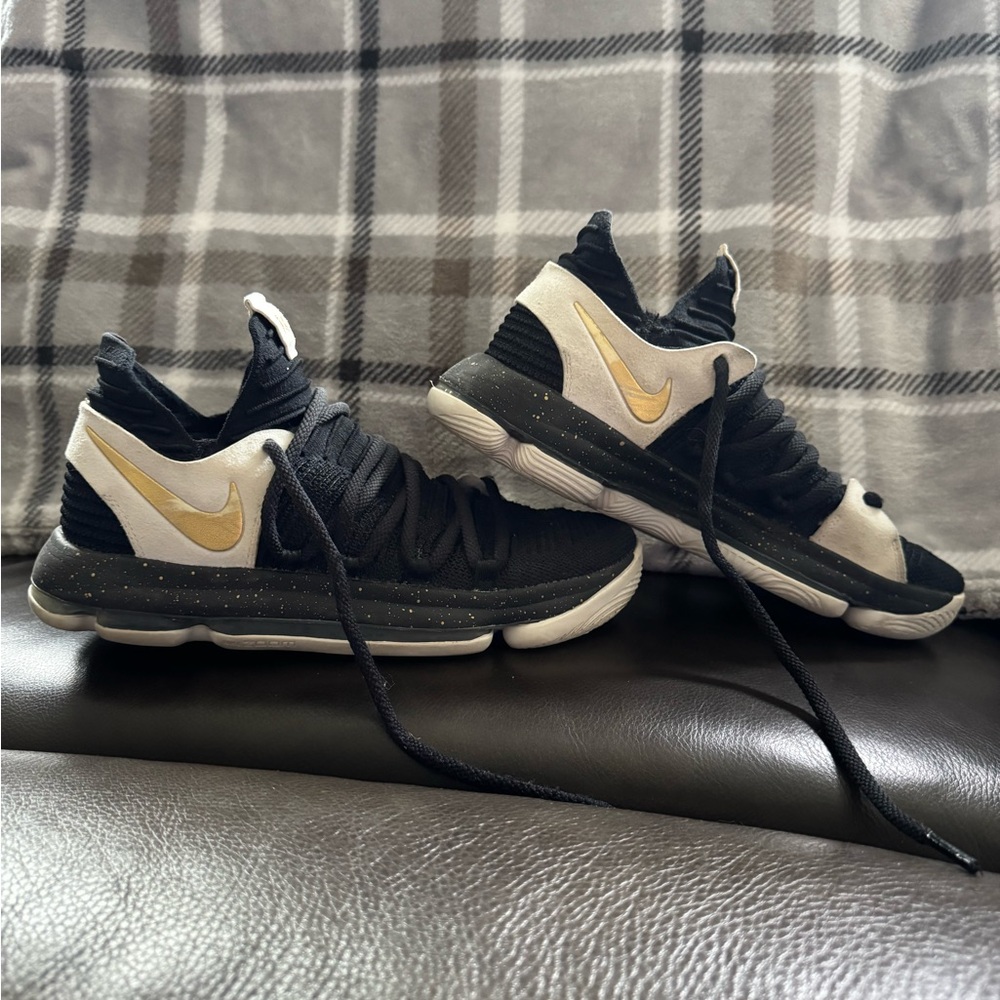 Nike KD 10 Basketball Shoes Black and Gold